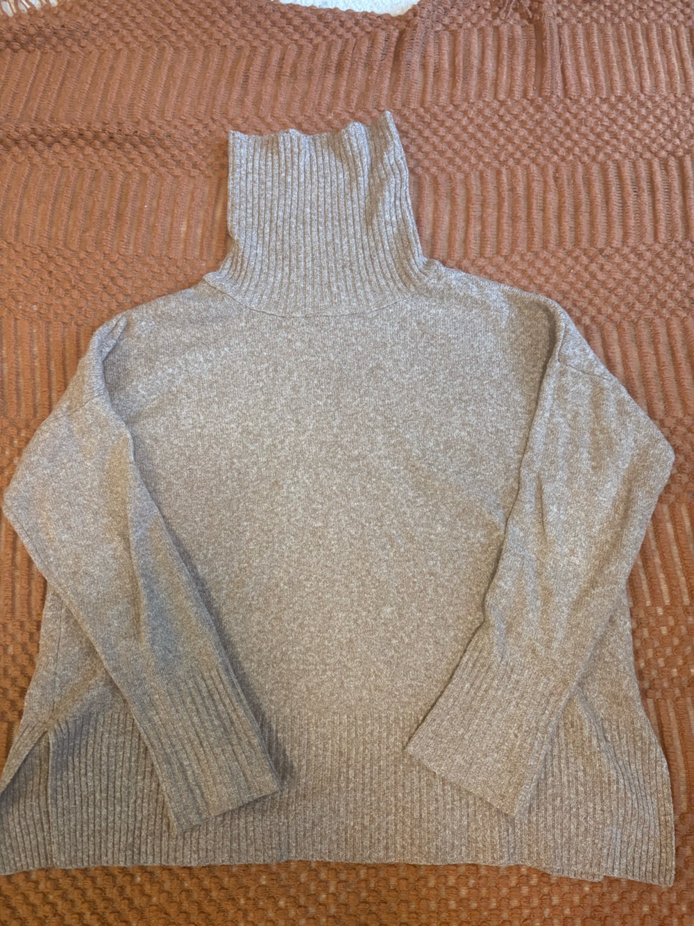 Pinque Warm Brown Ribbed Turtleneck Sweater – Size Large